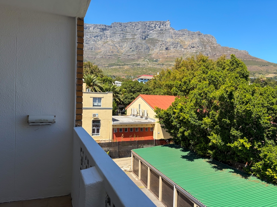 1 Bedroom Property for Sale in Oranjezicht Western Cape
